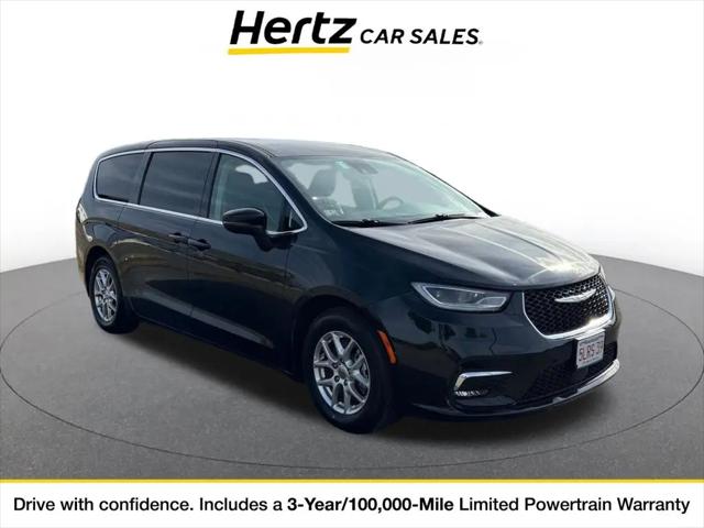 2023 Chrysler Pacifica Touring L for sale in Lynn, MA