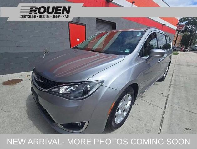 2017 Chrysler Pacifica Touring-L for sale in Woodville, OH