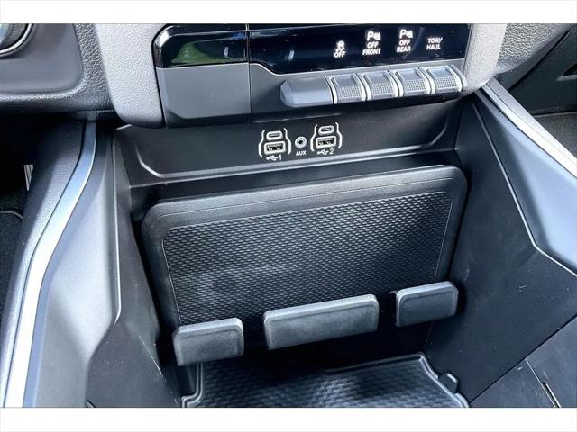 2026 Ram 1500 Express Crew Cab 4x4 57 Box