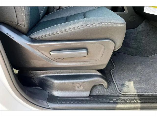 2026 Ram 1500 Express Crew Cab 4x4 57 Box