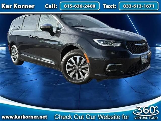 2022 Chrysler Pacifica Hybrid Limited for sale in Loves Park, IL