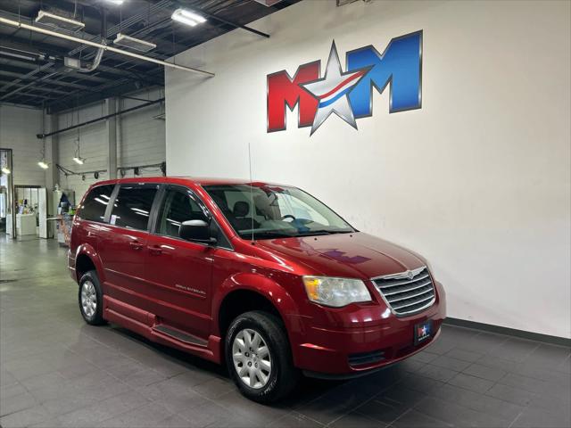 2009 Chrysler Town and Country LX 2009 Chrysler Town and Country LX