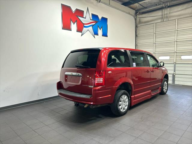 2009 Chrysler Town and Country LX 2009 Chrysler Town and Country LX