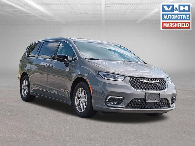 2025 Chrysler Pacifica Select for sale in Marshfield, WI