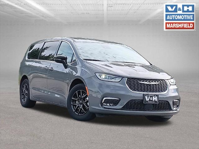 2025 Chrysler Pacifica Select for sale in Marshfield, WI