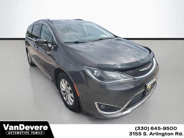 2018 Chrysler Pacifica Touring L for sale in Akron, OH