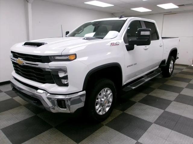 2024 Chevrolet Silverado 2500HD 4WD Crew Cab Standard Bed LT for sale in Johnstown, OH