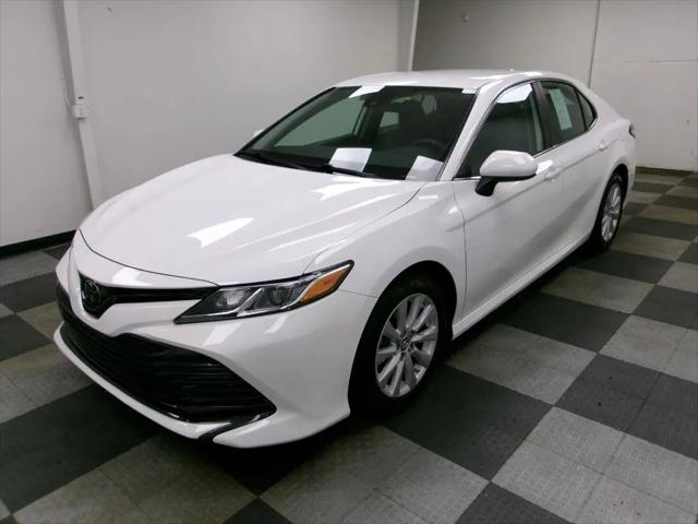 2019 Toyota Camry SE for sale in Johnstown, OH