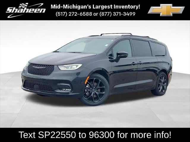 2025 Chrysler Pacifica Limited for sale in Lansing, MI