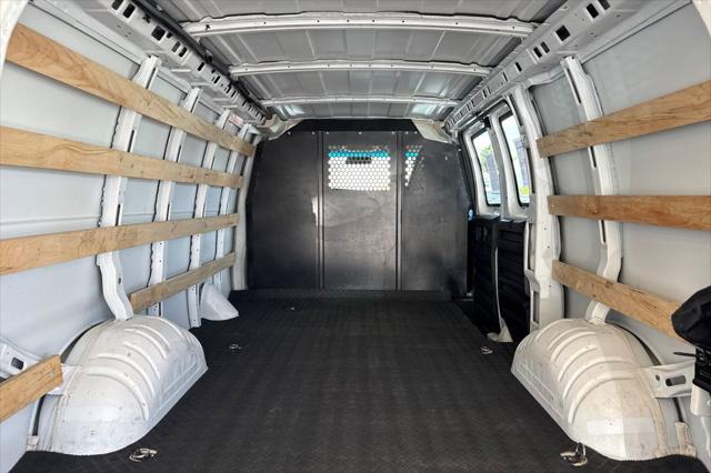 2025 GMC Savana Cargo RWD 2500 Regular Wheelbase Work Van