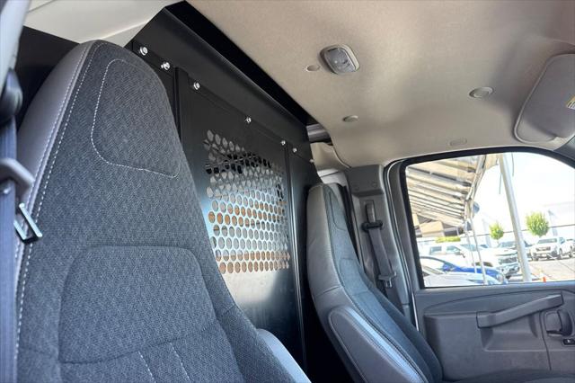 2025 GMC Savana Cargo RWD 2500 Regular Wheelbase Work Van