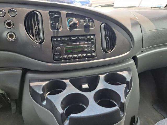 2008 Ford E-350 Super Duty XLT