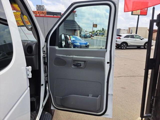 2008 Ford E-350 Super Duty XLT
