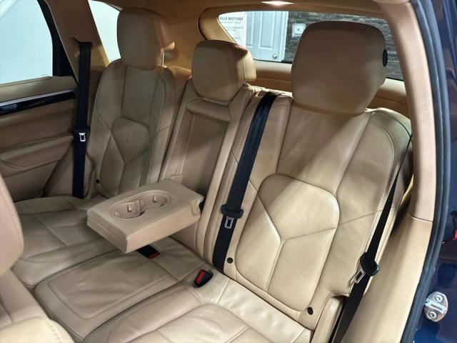 2011 Porsche Cayenne Base