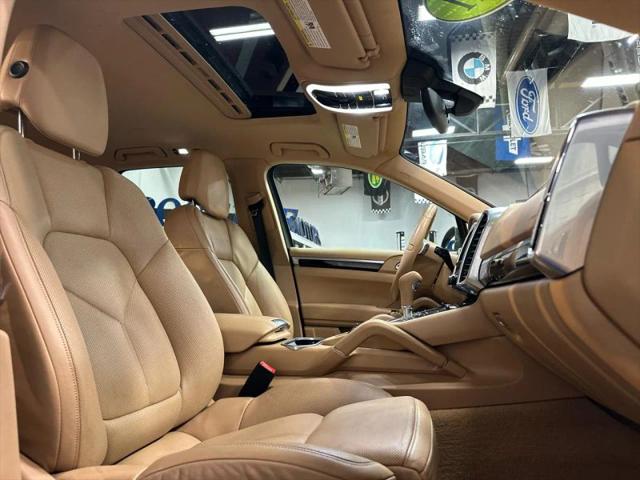 2011 Porsche Cayenne Base