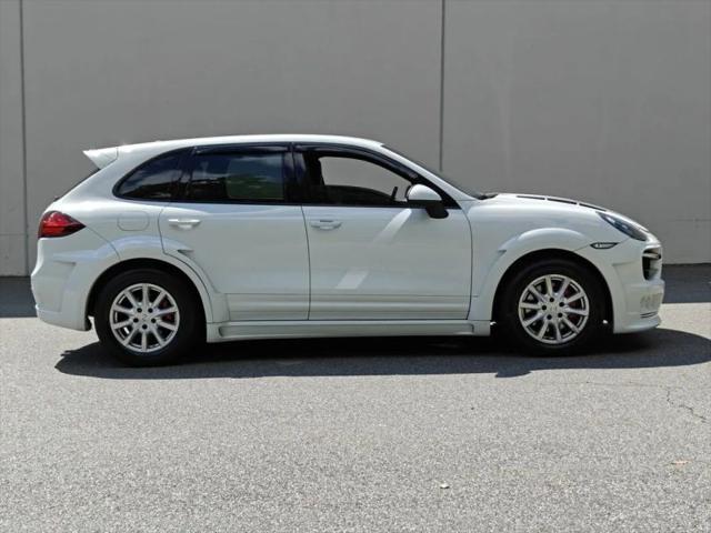 2013 Porsche Cayenne GTS