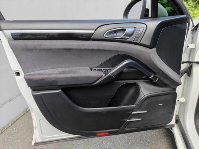 2013 Porsche Cayenne GTS