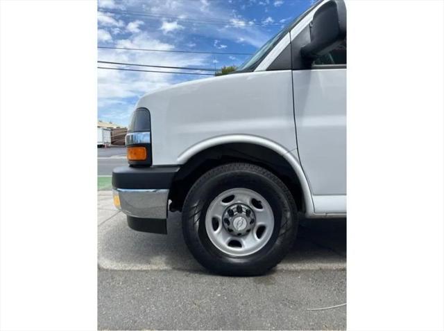 2017 Chevrolet Express LT