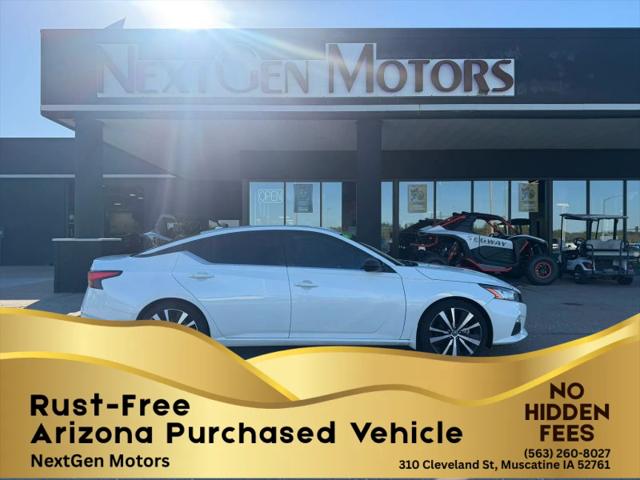 2022 Nissan Altima SR FWD for sale in Muscatine, IA
