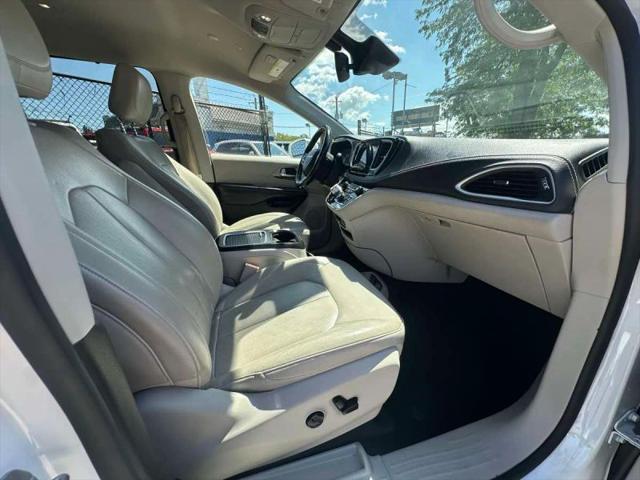 2021 Chrysler Pacifica Hybrid Touring L