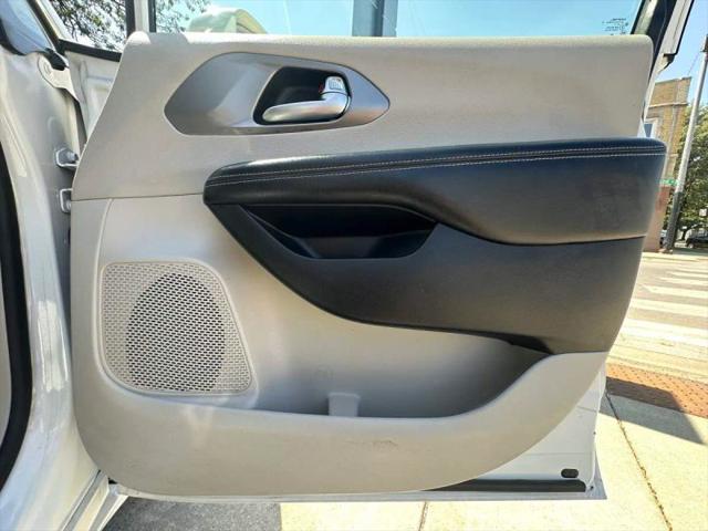 2021 Chrysler Pacifica Hybrid Touring L