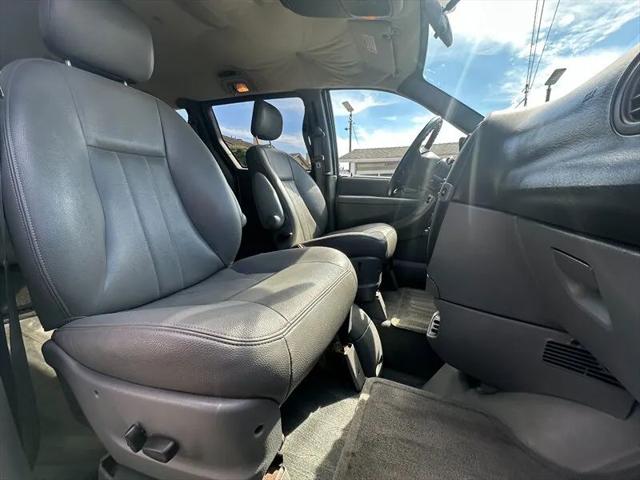 2004 Dodge Grand Caravan SXT