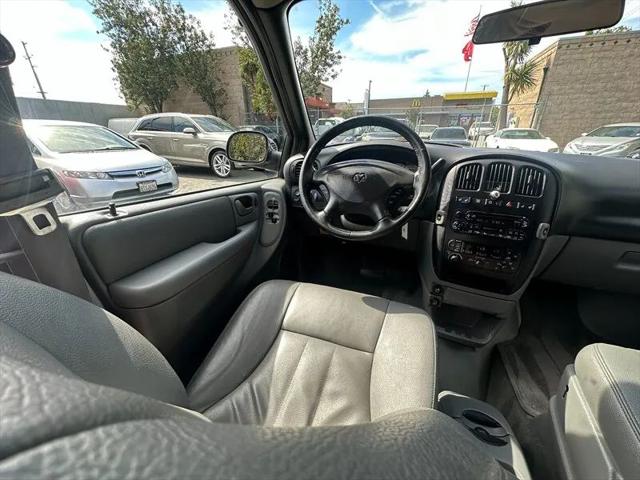 2004 Dodge Grand Caravan SXT