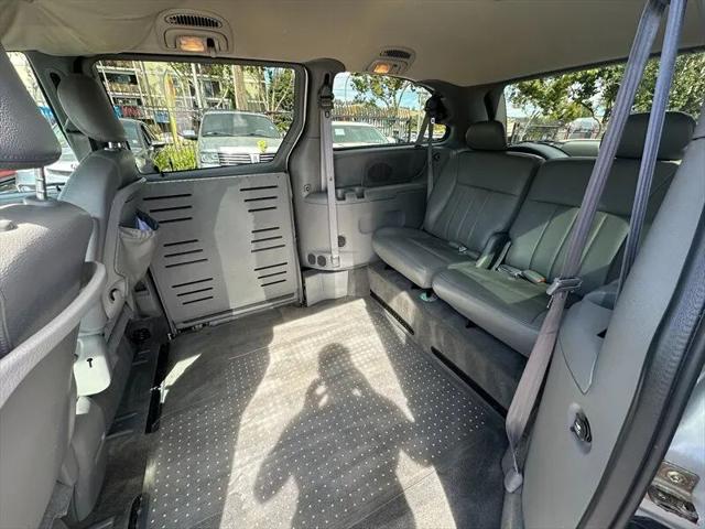 2004 Dodge Grand Caravan SXT