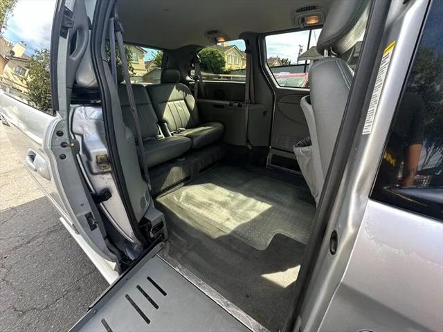 2004 Dodge Grand Caravan SXT