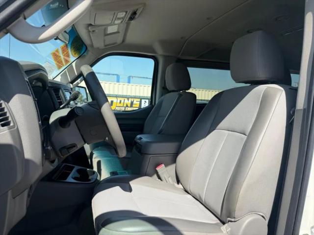 2015 Nissan 3500 SV V8