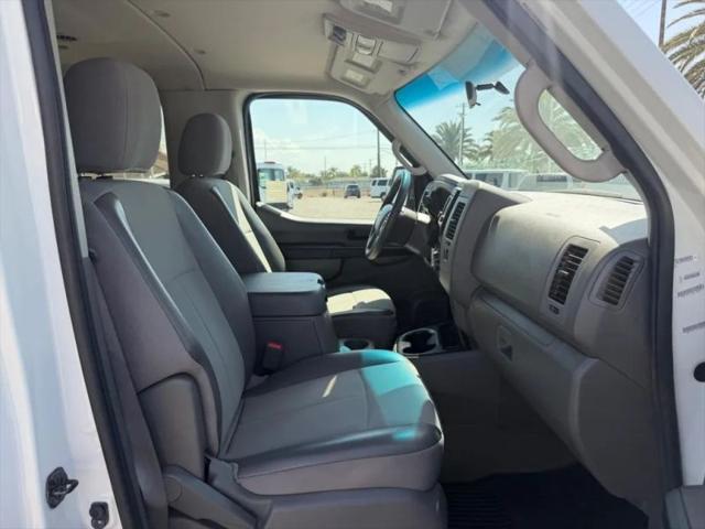 2015 Nissan 3500 SV V8