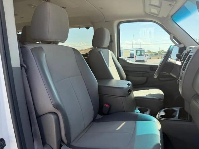 2015 Nissan 3500 SV V8