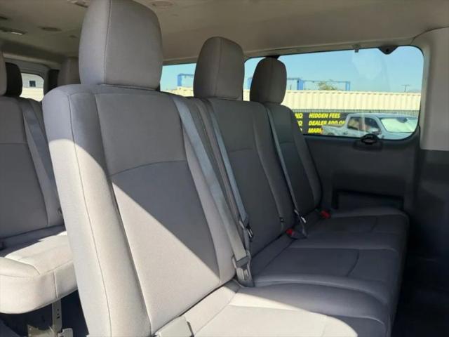 2015 Nissan 3500 SV V8