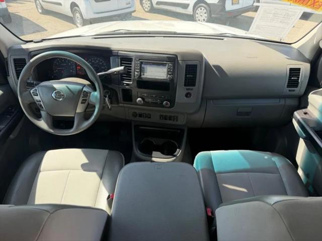 2015 Nissan 3500 SV V8