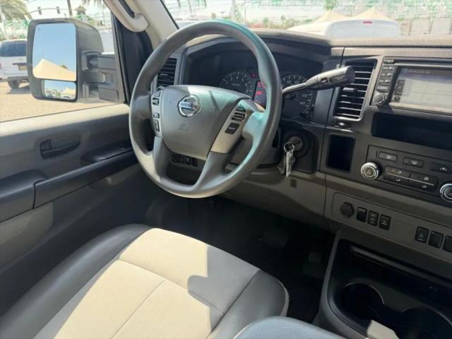 2015 Nissan 3500 SV V8