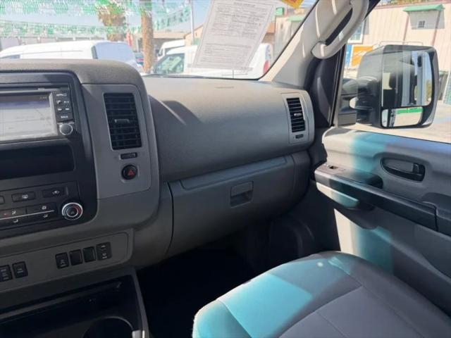 2015 Nissan 3500 SV V8