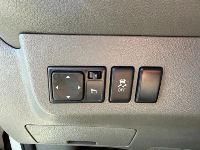 2015 Nissan 3500 SV V8