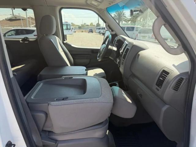 2015 Nissan 3500 SV V8