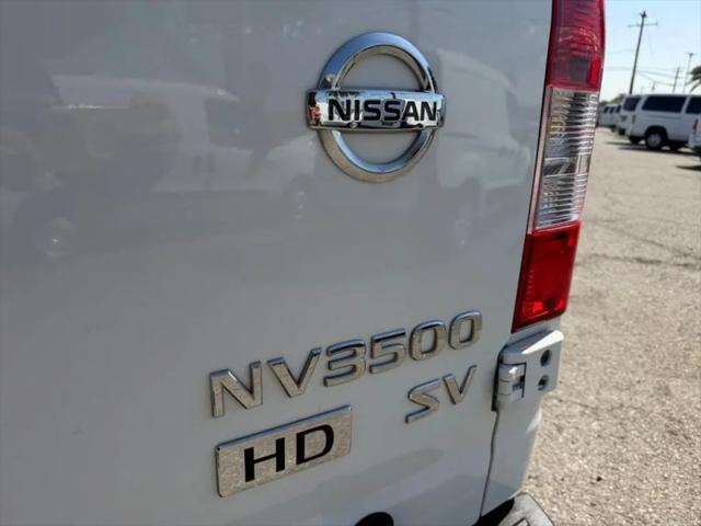 2015 Nissan 3500 SV V8