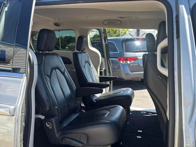 2020 Chrysler Pacifica Touring L