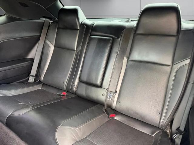 2015 Dodge Challenger SXT Plus