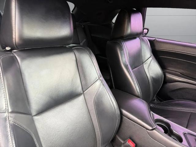 2015 Dodge Challenger SXT Plus