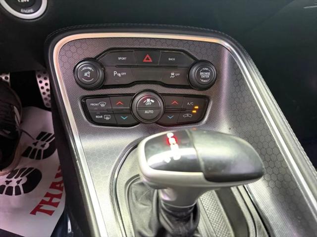 2015 Dodge Challenger SXT Plus