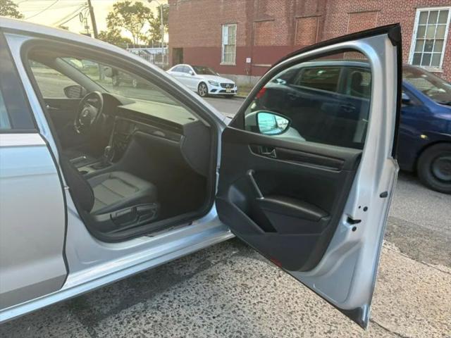 2020 Volkswagen Passat 2.0T R-Line