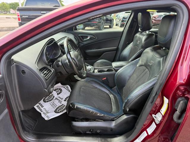 2016 Chrysler 200 S