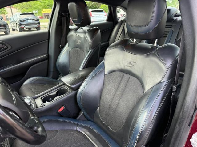 2016 Chrysler 200 S