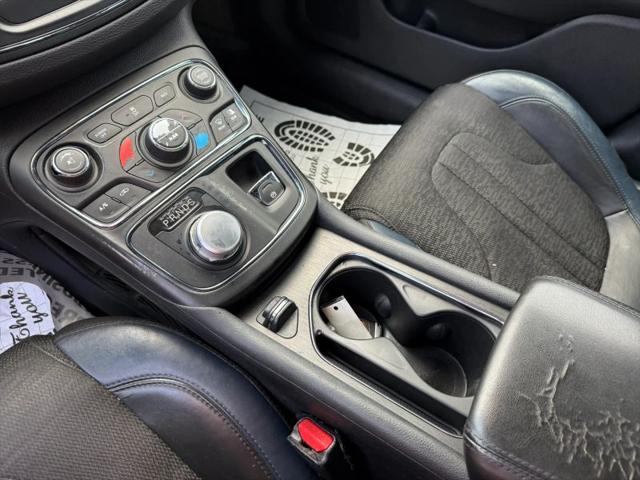 2016 Chrysler 200 S