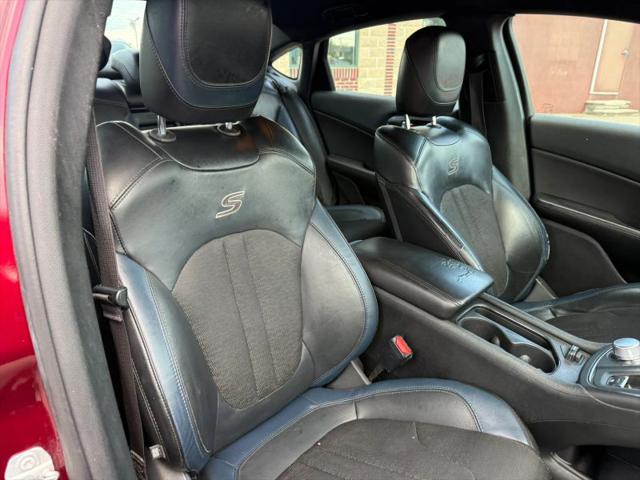 2016 Chrysler 200 S