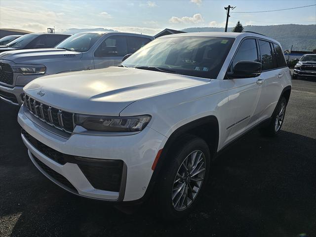 2027 Jeep Grand Cherokee GRAND CHEROKEE LIMITED 4X4
