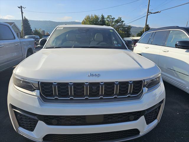 2027 Jeep Grand Cherokee GRAND CHEROKEE LIMITED 4X4